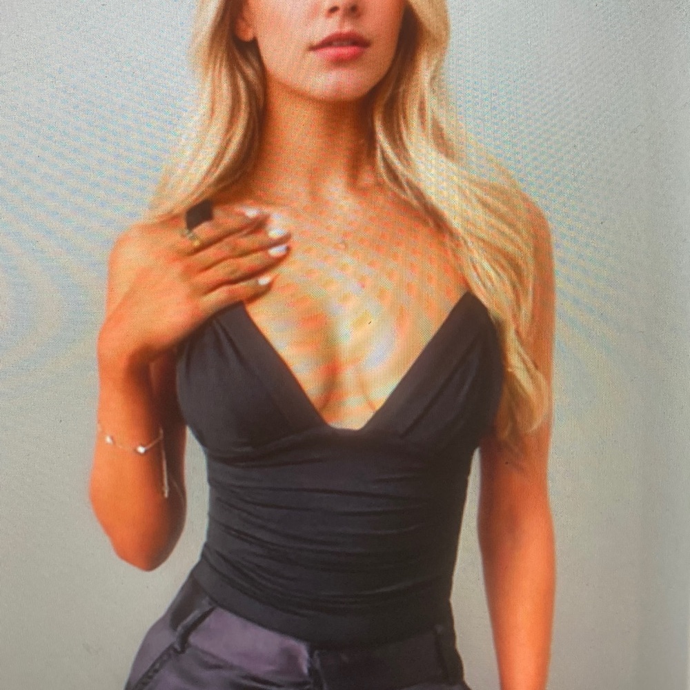 Elegant Black Halter Top - Picture 4 of 4